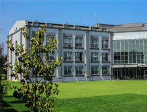 esCKMc05ULxSWfG.jpg